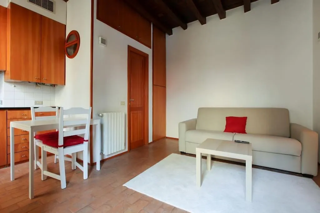 Charming Flat In Brera Apartment Milan Italy